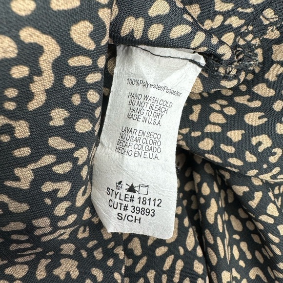 I Joah V-Neck Cheetah Print Blouse | SIZE S - Picture 6 of 6